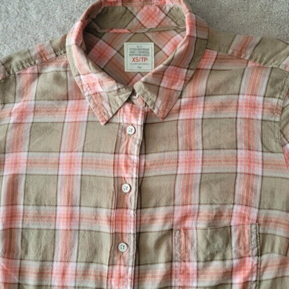 GAP Plaid Button Down Shirt Pink Tan Women's Size XS - Picture 2 of 10
